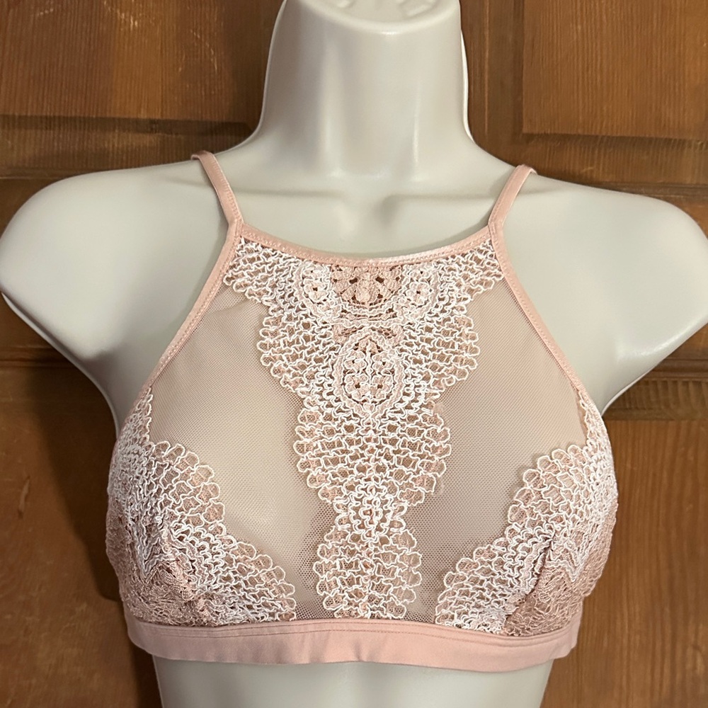 Victoria’s Secret Body By Victoria Lace Pink Bralette Size Small